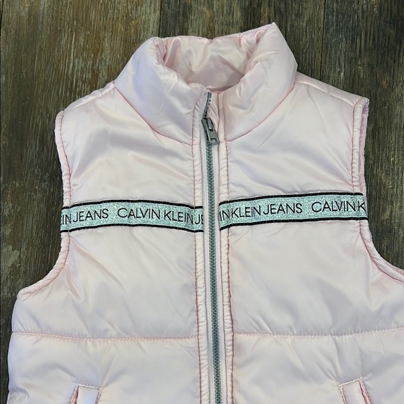 Calvin Klein Jeans Light Pink Puffer Vest - Picture 2 of 6